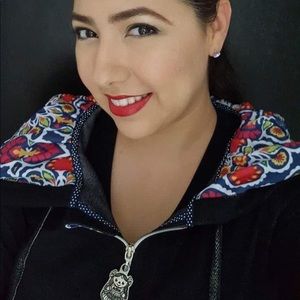 Meet your Posher, Silver Forever